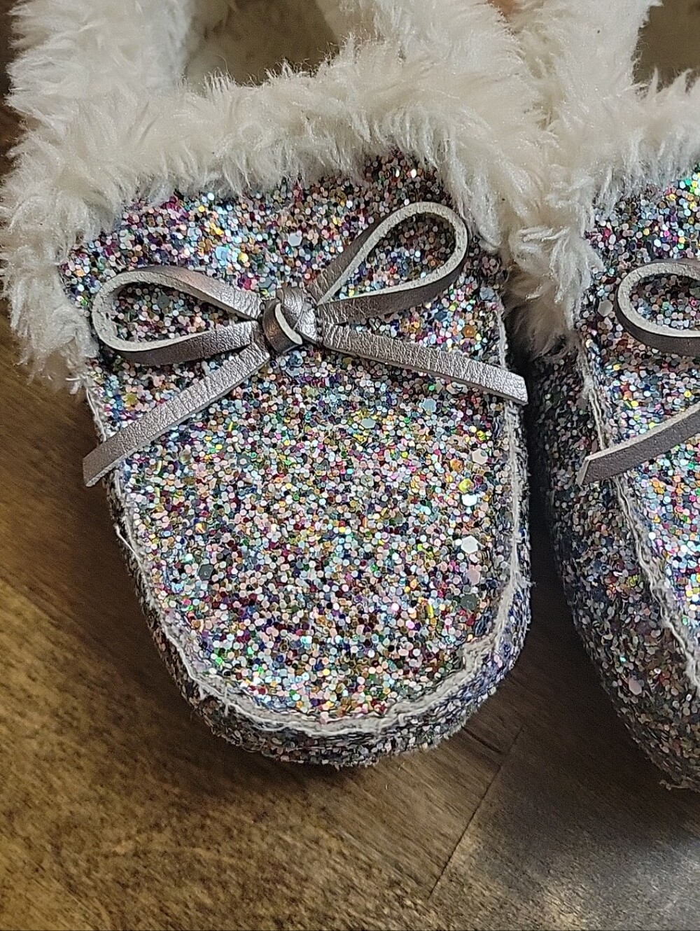 Sparkly Glitter Moccasin Slippers with Faux Fur Trim Girls Size 3 - Picture 9 of 16
